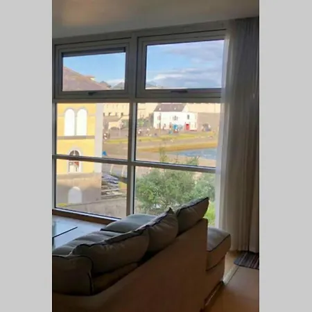Daire Amazing View! Overlooking Spanish Arch And Parking Galway