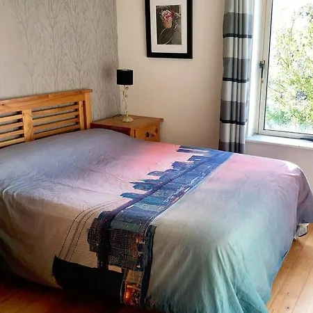 Amazing View! Overlooking Spanish Arch And Parking Daire Galway